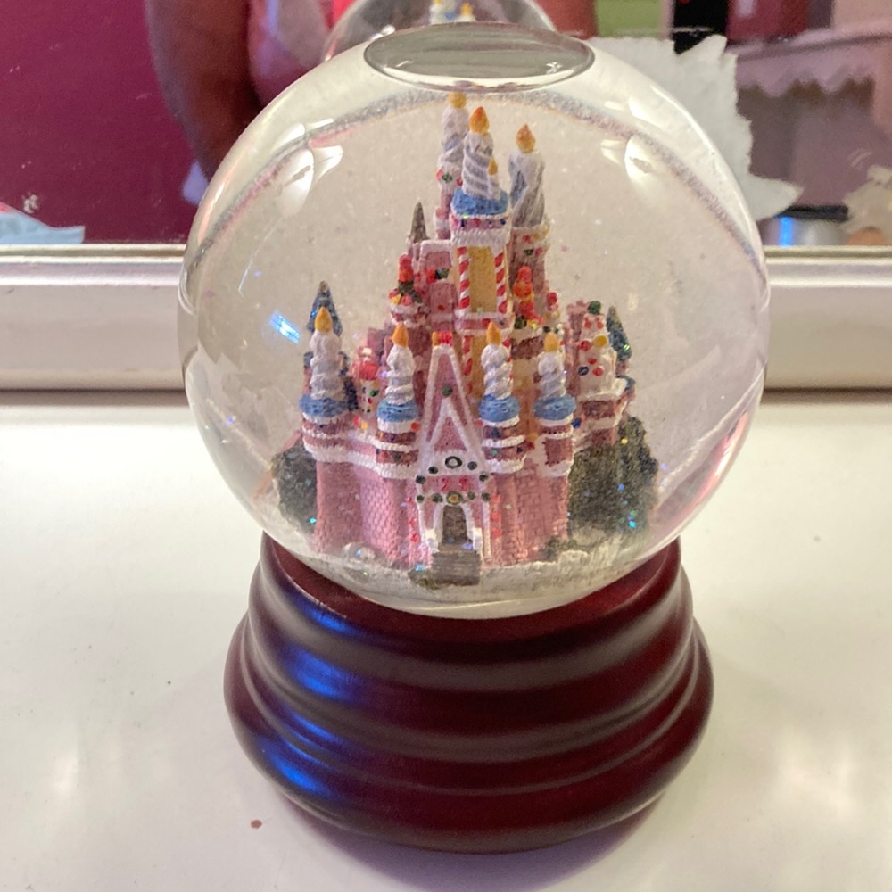 🎈Disney 25th Anniversary Musical snow globe